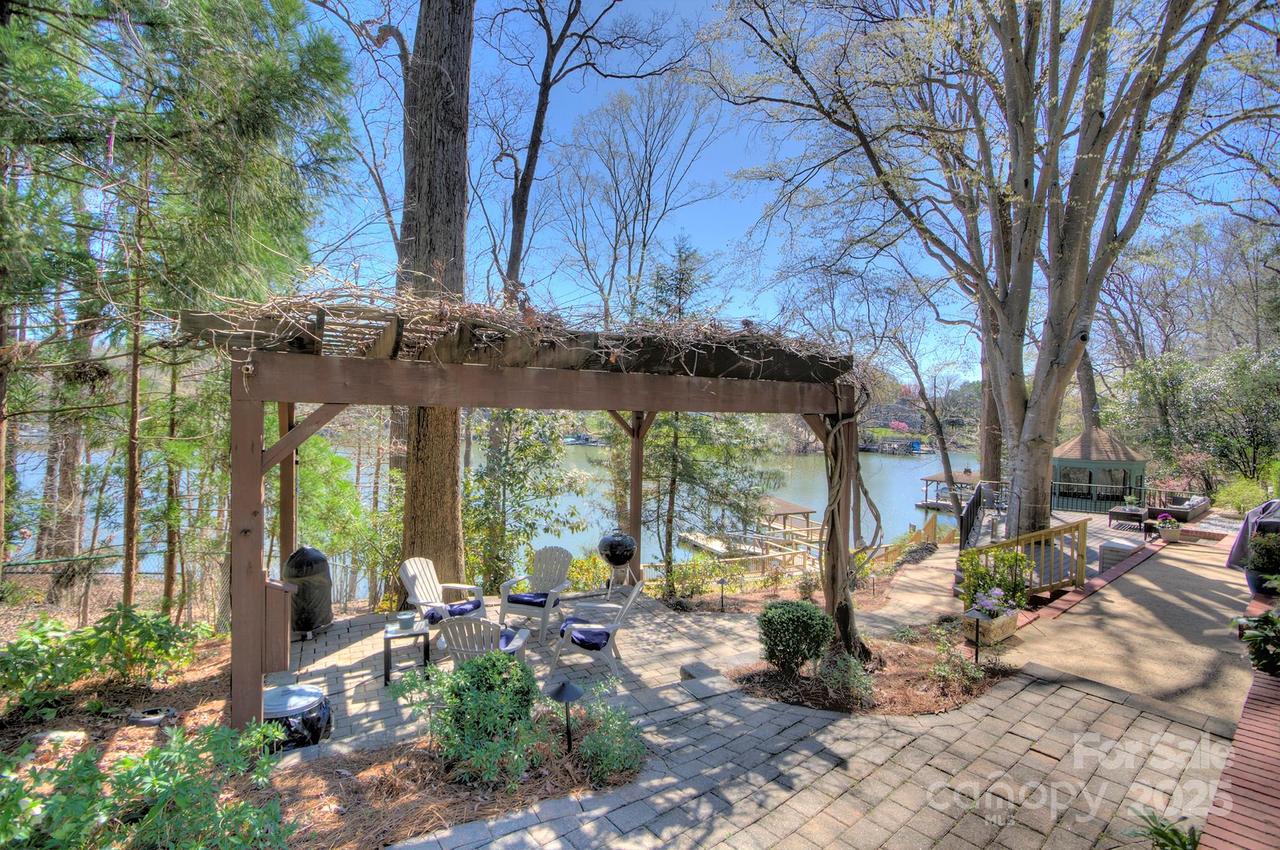 7611 Buckland Rd., Charlotte, NC 28278