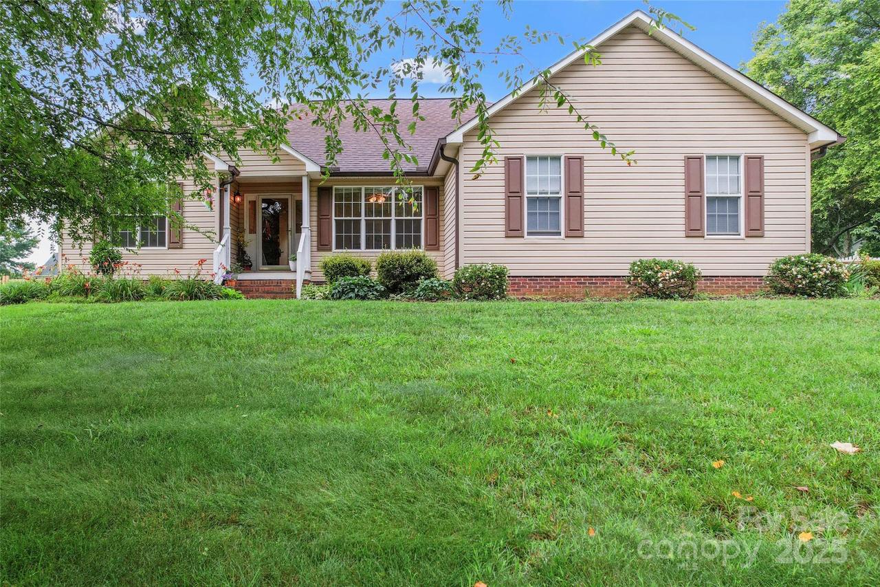 1278 Gracebrook Dr., Salisbury, NC 28147