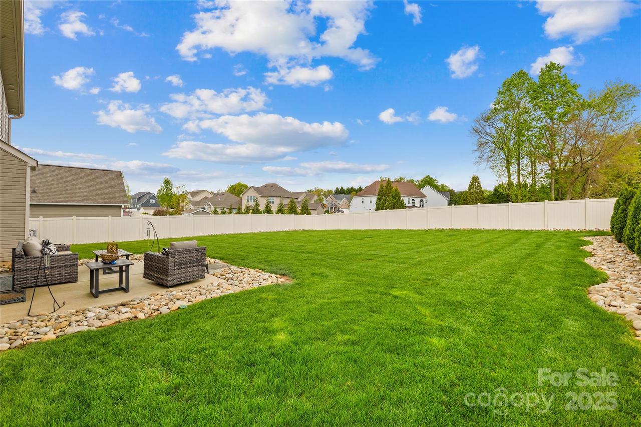 963 Brookdale Ln., Stanley, NC 28164