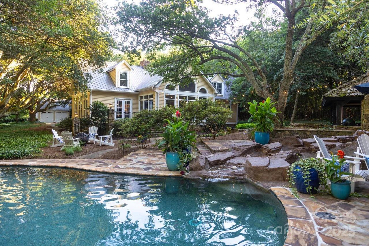 7794 Live Oaks Dr., Denver, NC 28037