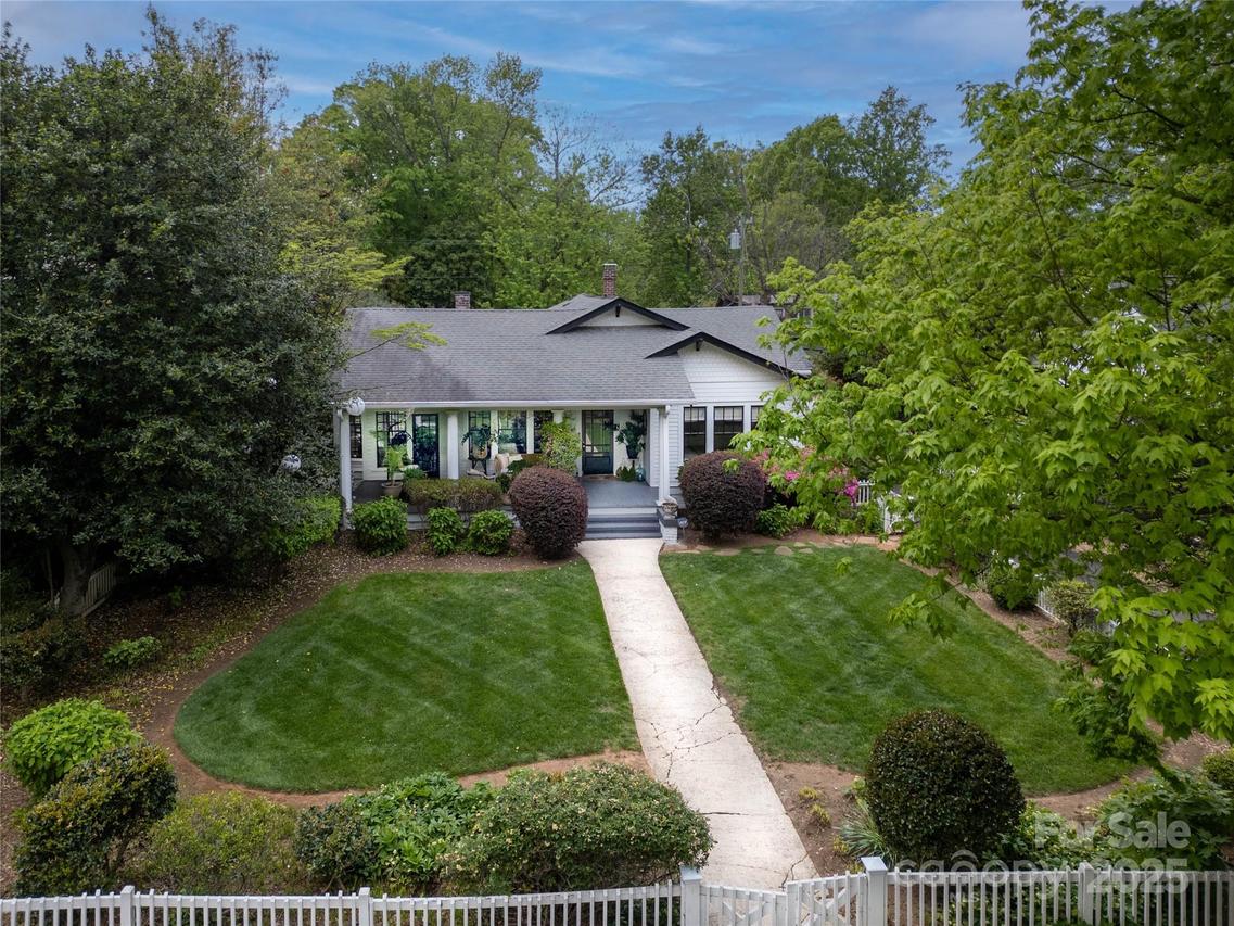 1519 The Plz., Charlotte, NC 28205