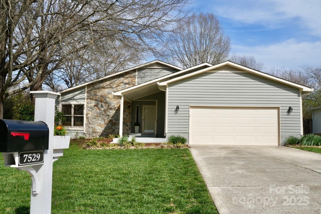 7529 Sheffingdell Dr., Charlotte, NC 28226