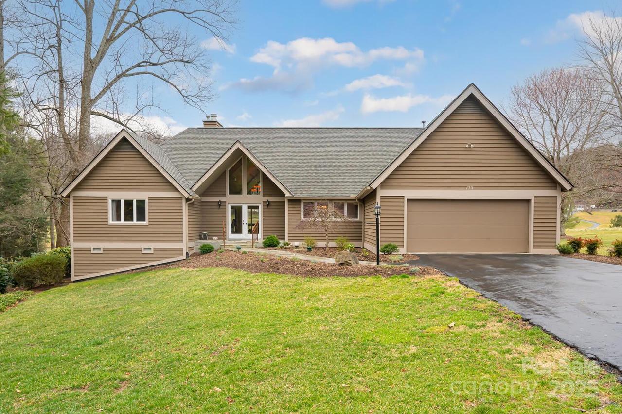 173 Winding Meadows Dr., Flat Rock, NC 28731