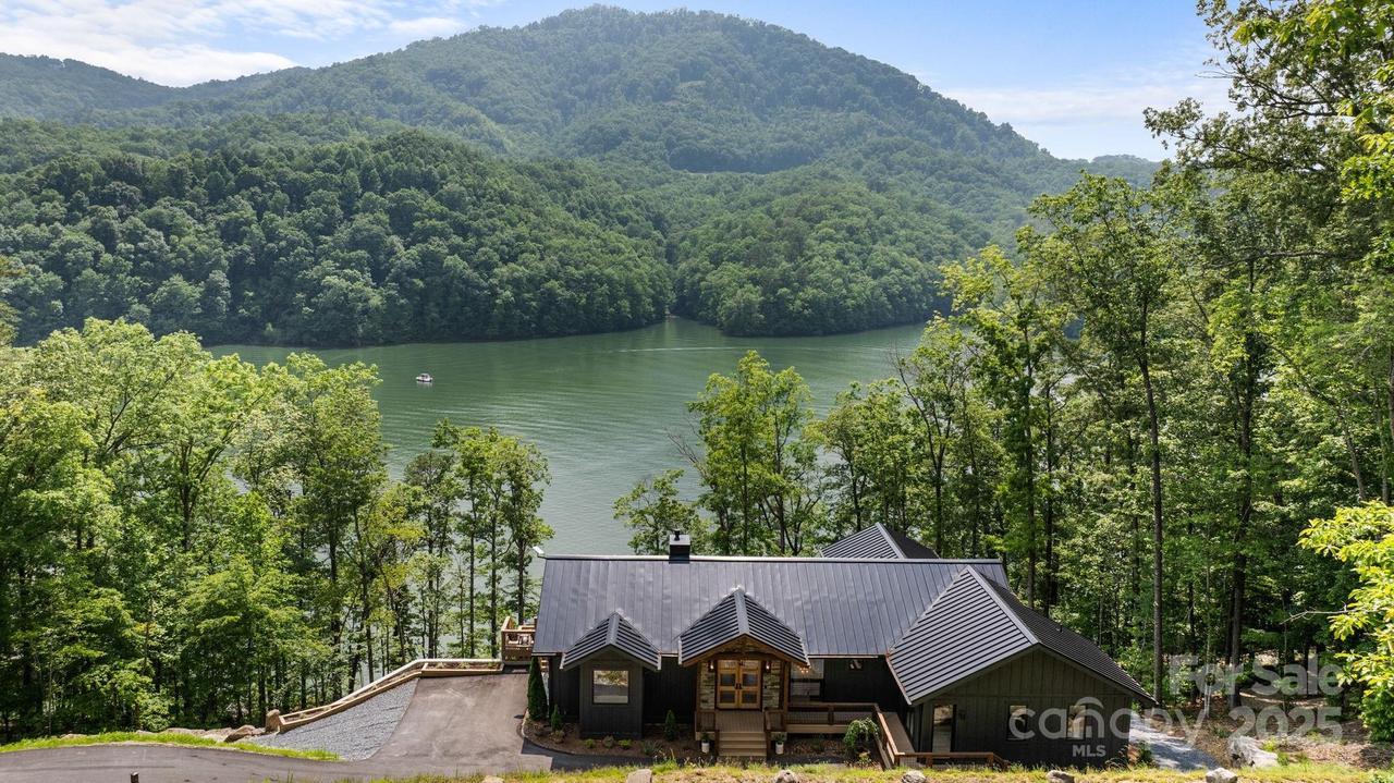 192 Lakeview Tr., Bryson City, NC 28713