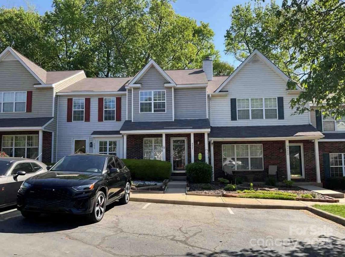 5937 Cougar Ln., Charlotte, NC 28269