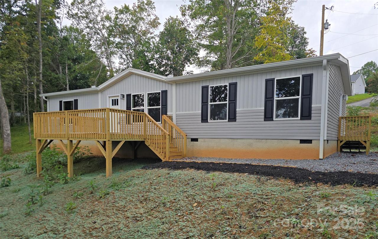 22 Mcgee Hill Rd., Fairview, NC 28730