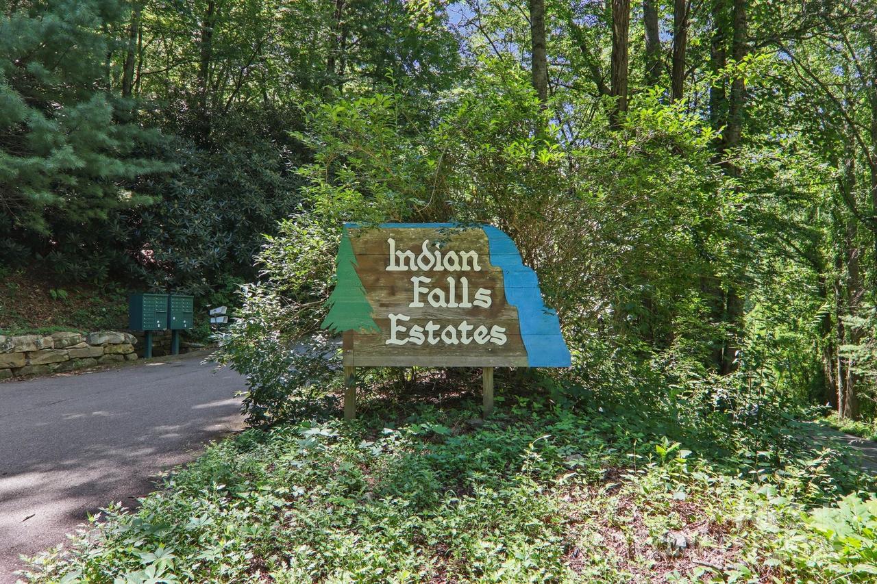 9999 Indian Falls Rd., Asheville, NC 28803