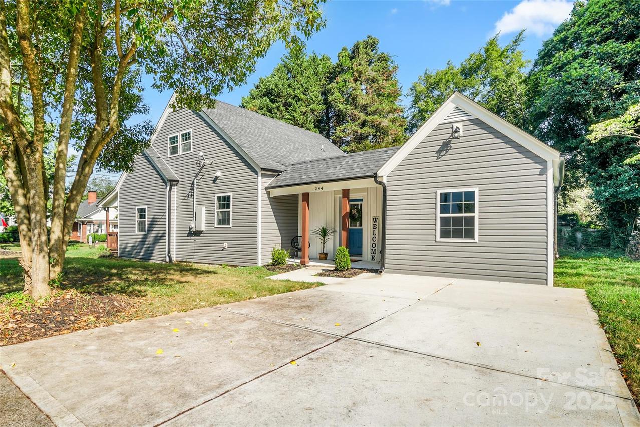 244 N Race St., Statesville, NC 28677