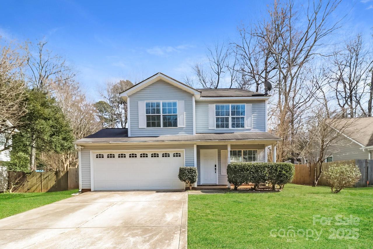 2627 Century Oaks Ln., Charlotte, NC 28262