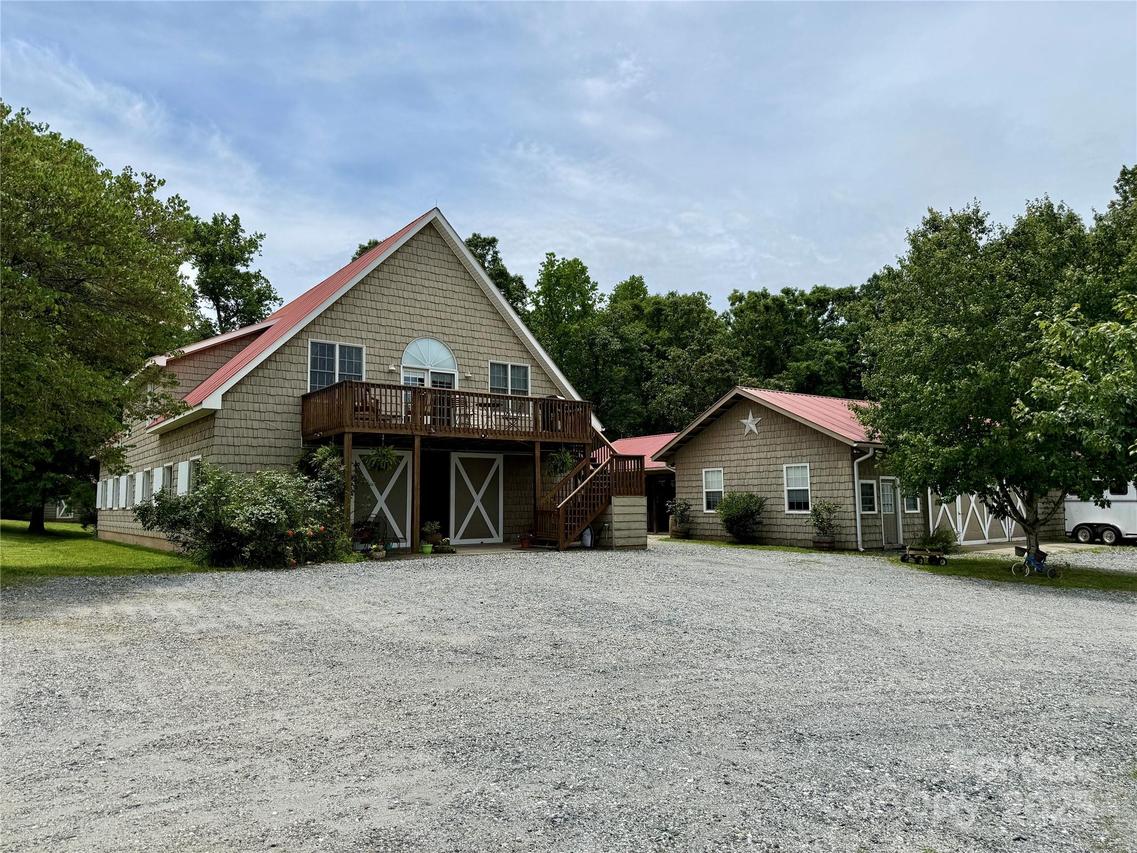 226 John Smith Rd., Columbus, NC 28722