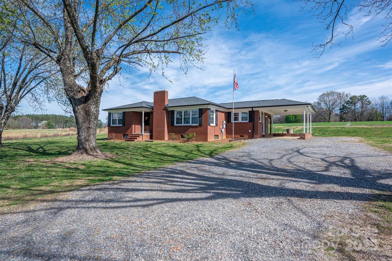 5392 W Nc 27 Hwy., Vale, NC 28168
