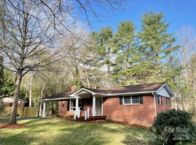 19 Robert E Lee Dr., Flat Rock, NC 28731