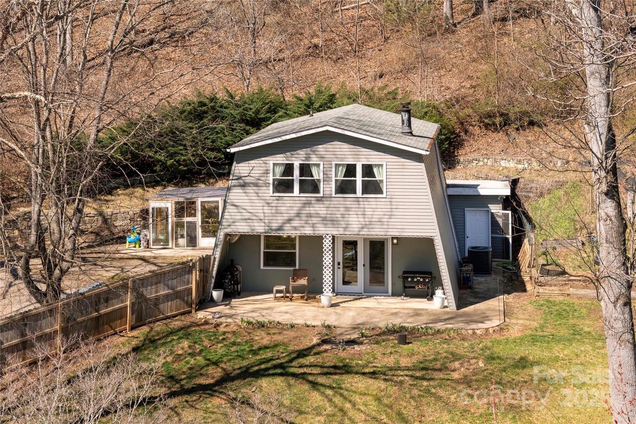 236 Why Worry Blvd., Canton, NC 28716
