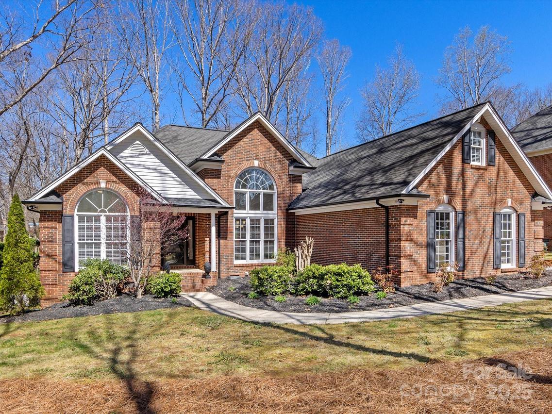 3222 Shadow Lake Ln., Matthews, NC 28104