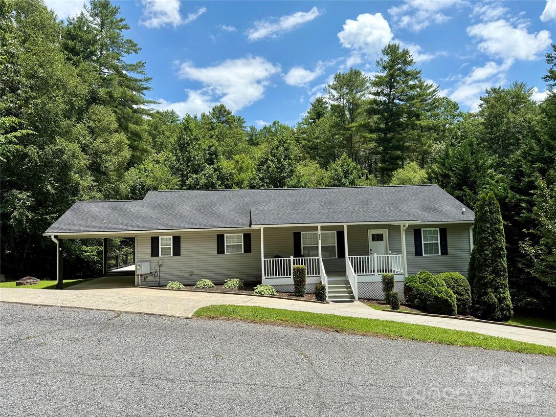 194 Acorn Ln., Pisgah Forest, NC 28768