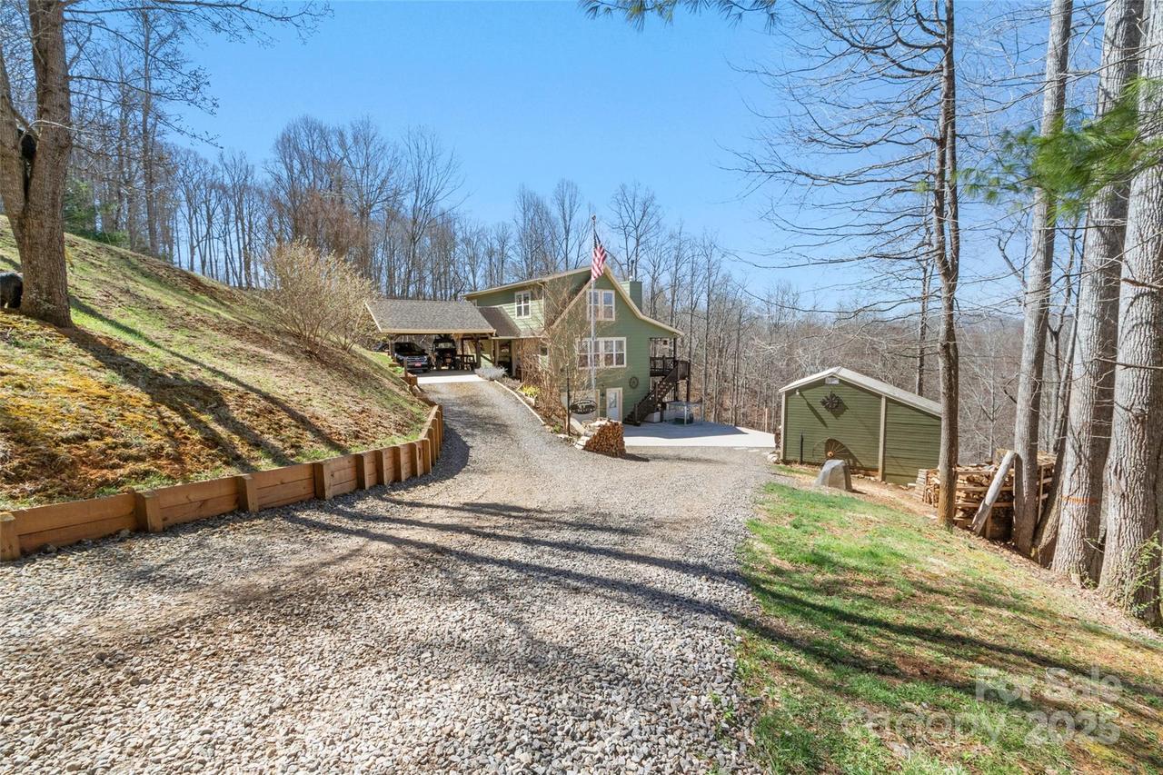36 Crest Line Dr. #12, Green Mountain, NC 28740