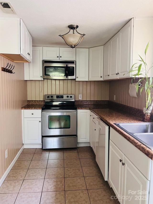 3232 Wilson Heights Dr., Hildebran, NC 28637