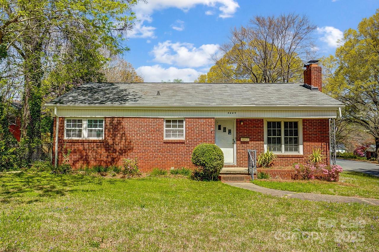 3229 Enfield Rd., Charlotte, NC 28205