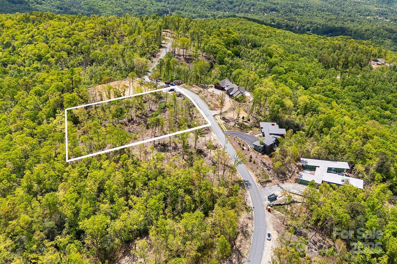 58 Mountain Grove Ln., Fletcher, NC 28732