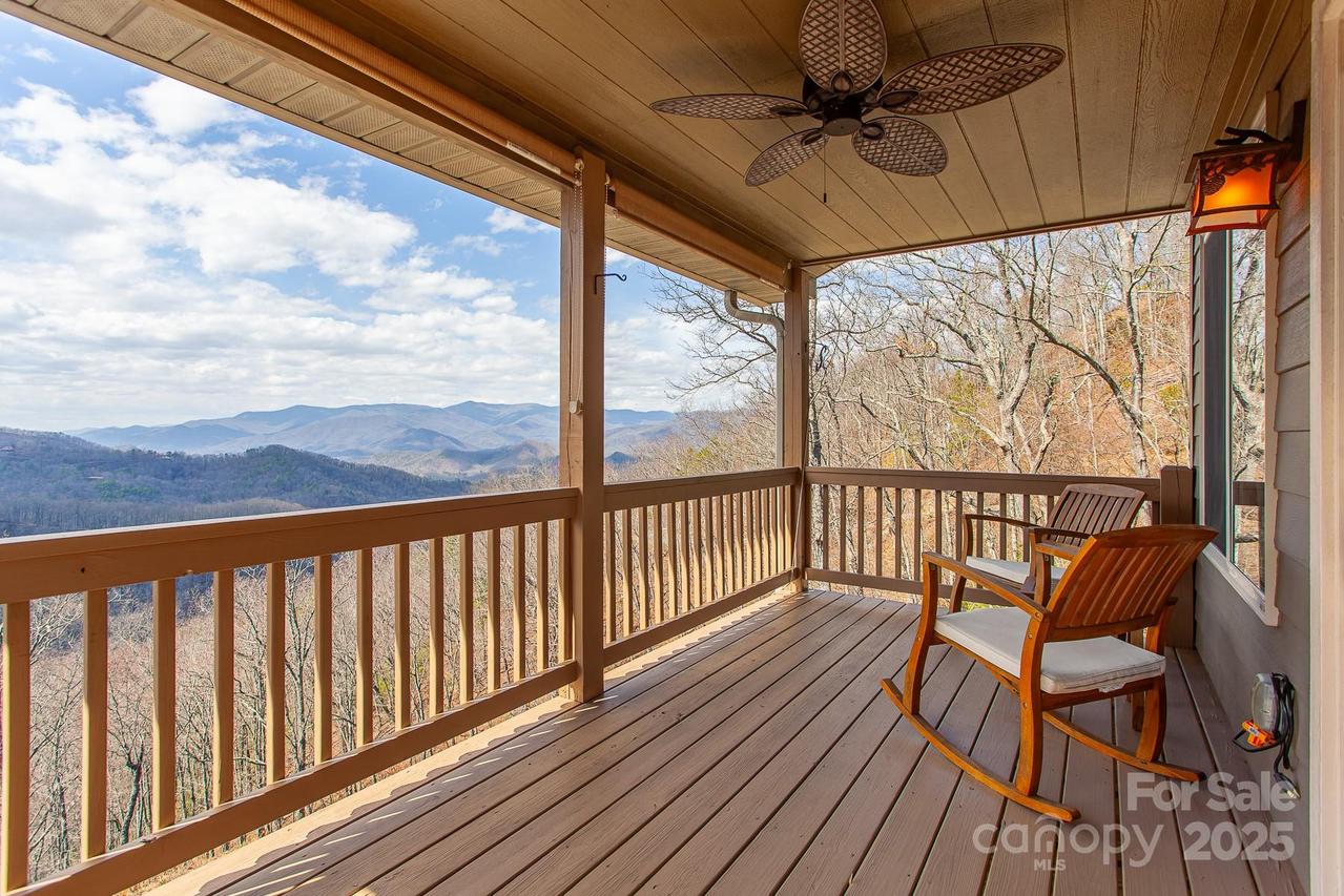 240 Hazelnut Rd., Bryson City, NC 28713