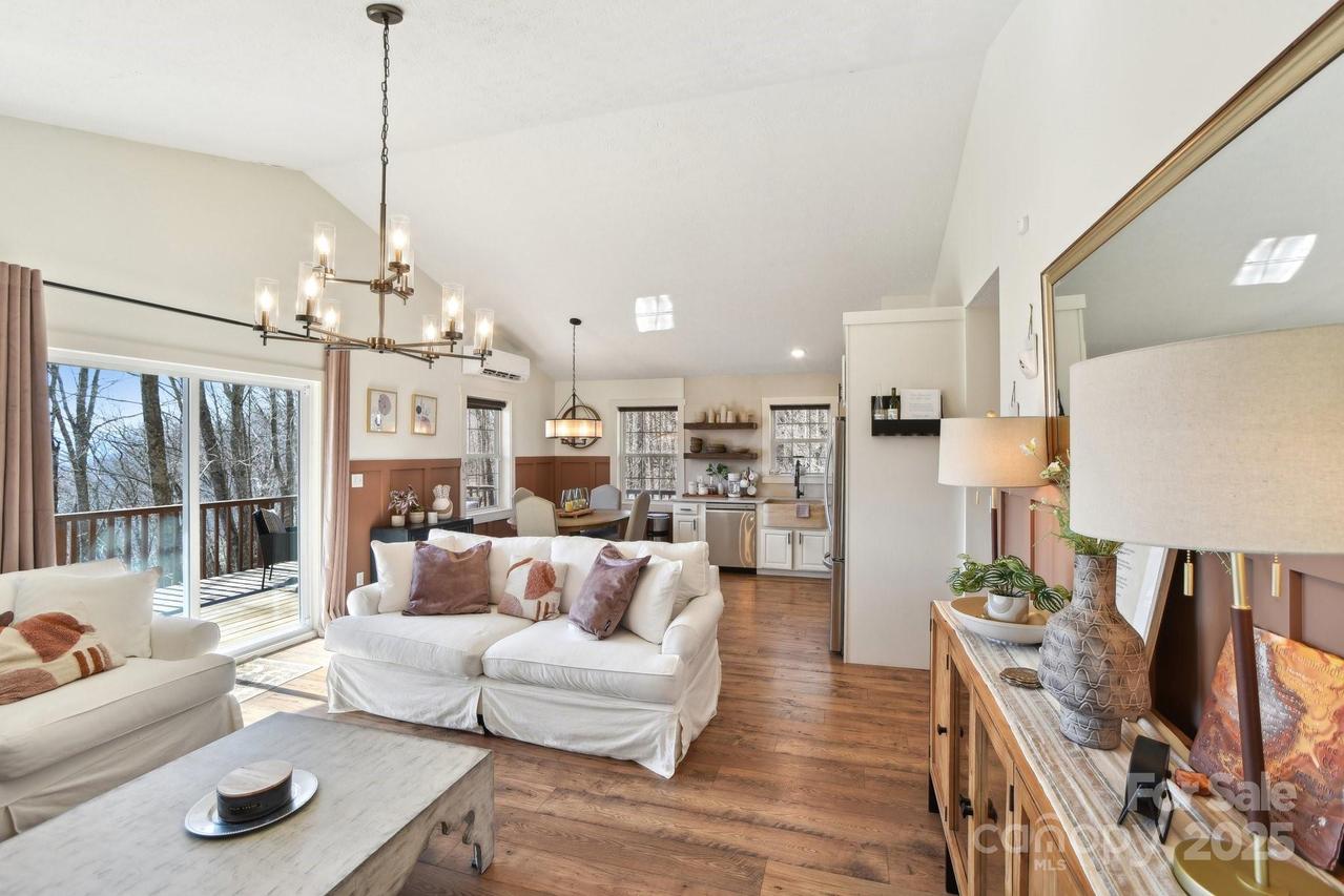 146 Promiseland Rd., Canton, NC 28716