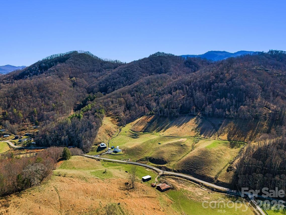 867 Indian Creek Rd., Burnsville, NC 28714