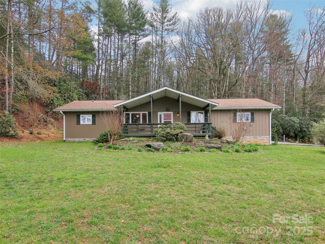 11 Floral Dr., Pisgah Forest, NC 28768
