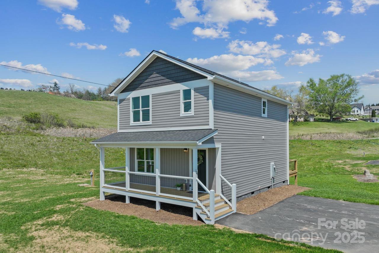 208 Sycamore Farm Rd., Leicester, NC 28748