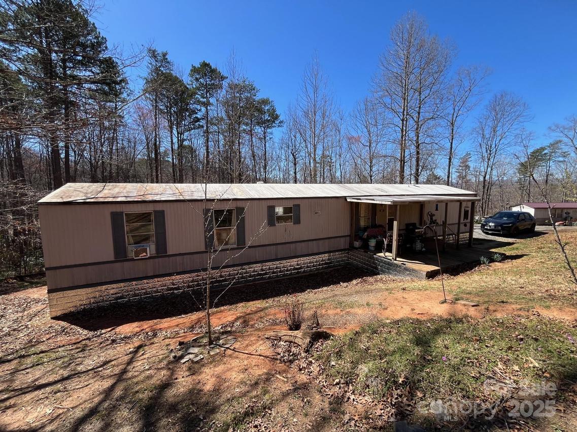 127 Squirrel Hollow Dr., Marion, NC 28752