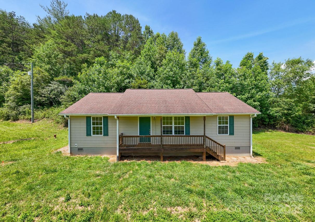 42 Leonard Davis Rd., Robbinsville, NC 28771