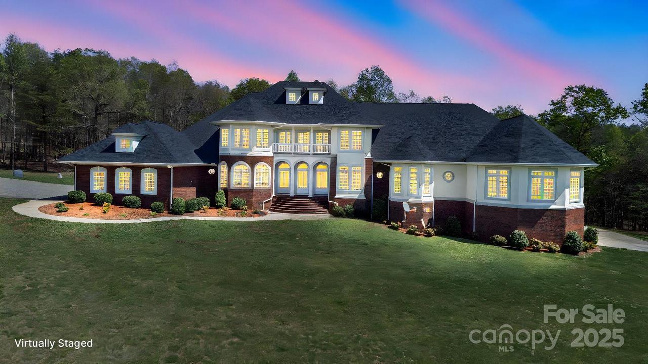 447 Willow Pond Ln., Hiddenite, NC 28636