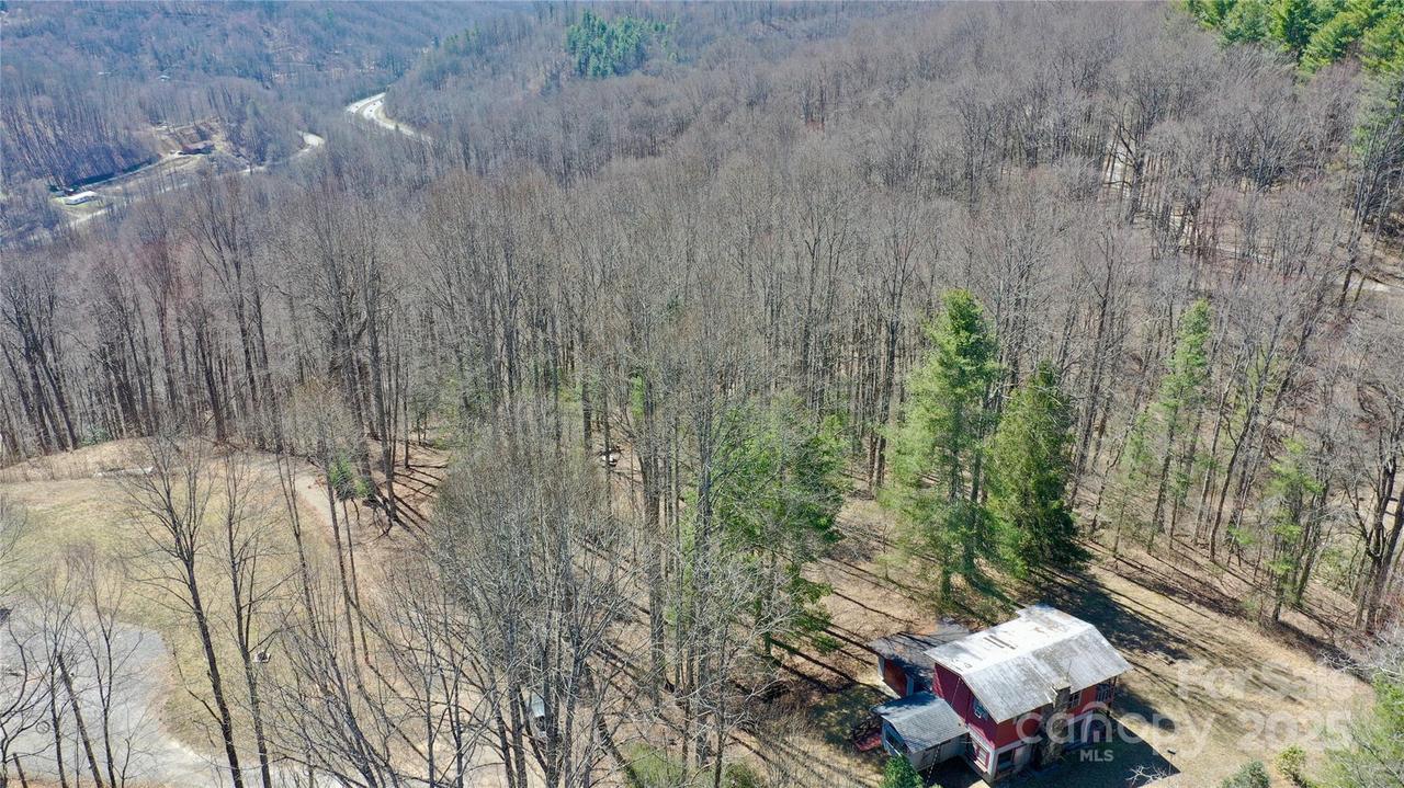 124,128 Glad Tidings Ln., Sylva, NC 28779