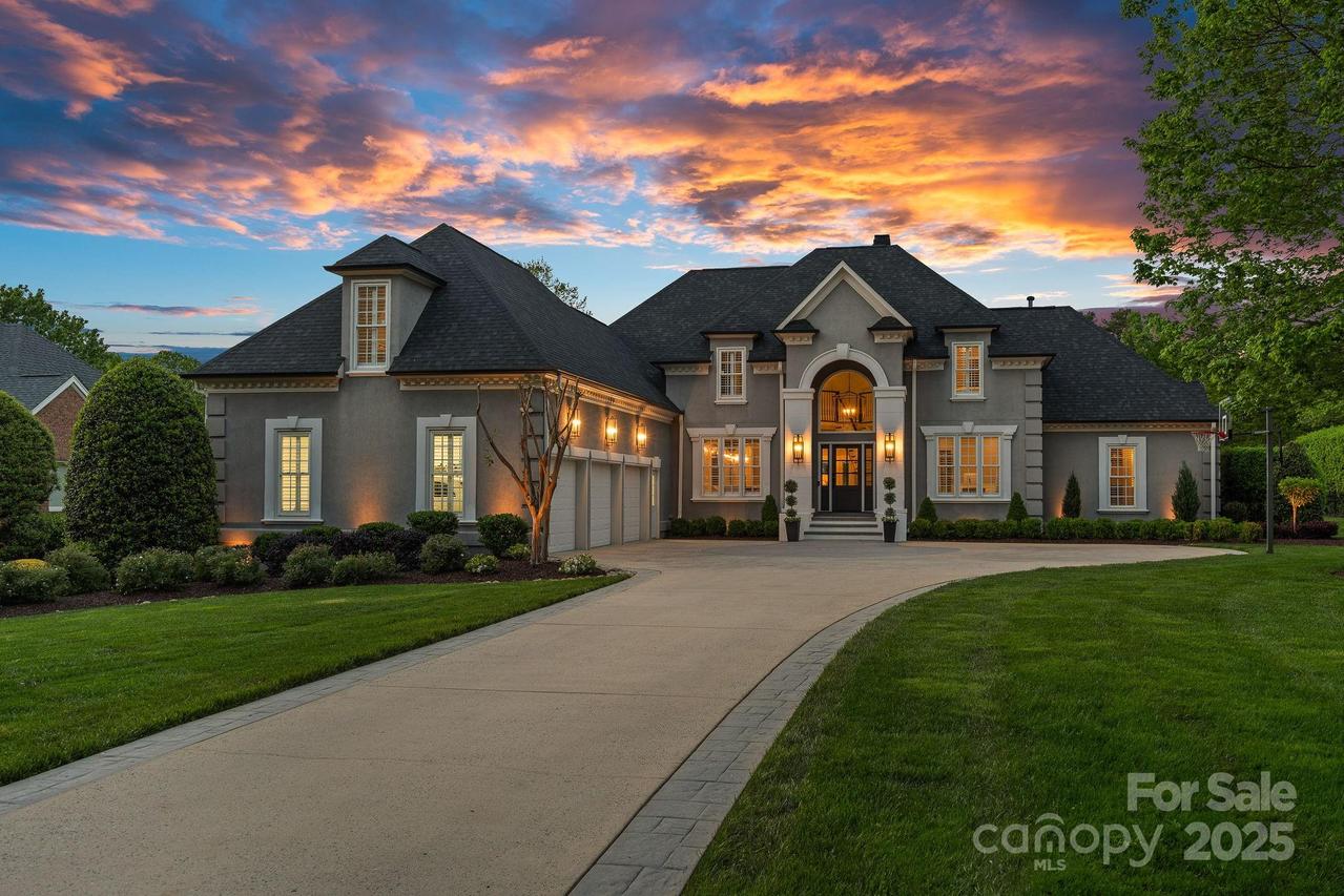 19216 Peninsula Shores Dr., Cornelius, NC 28031