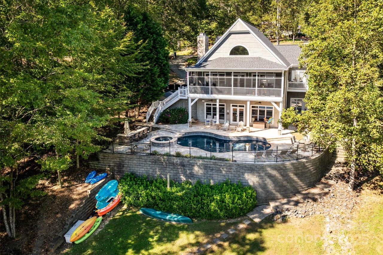 1676 Sherwood Ct., Sherrills Ford, NC 28673
