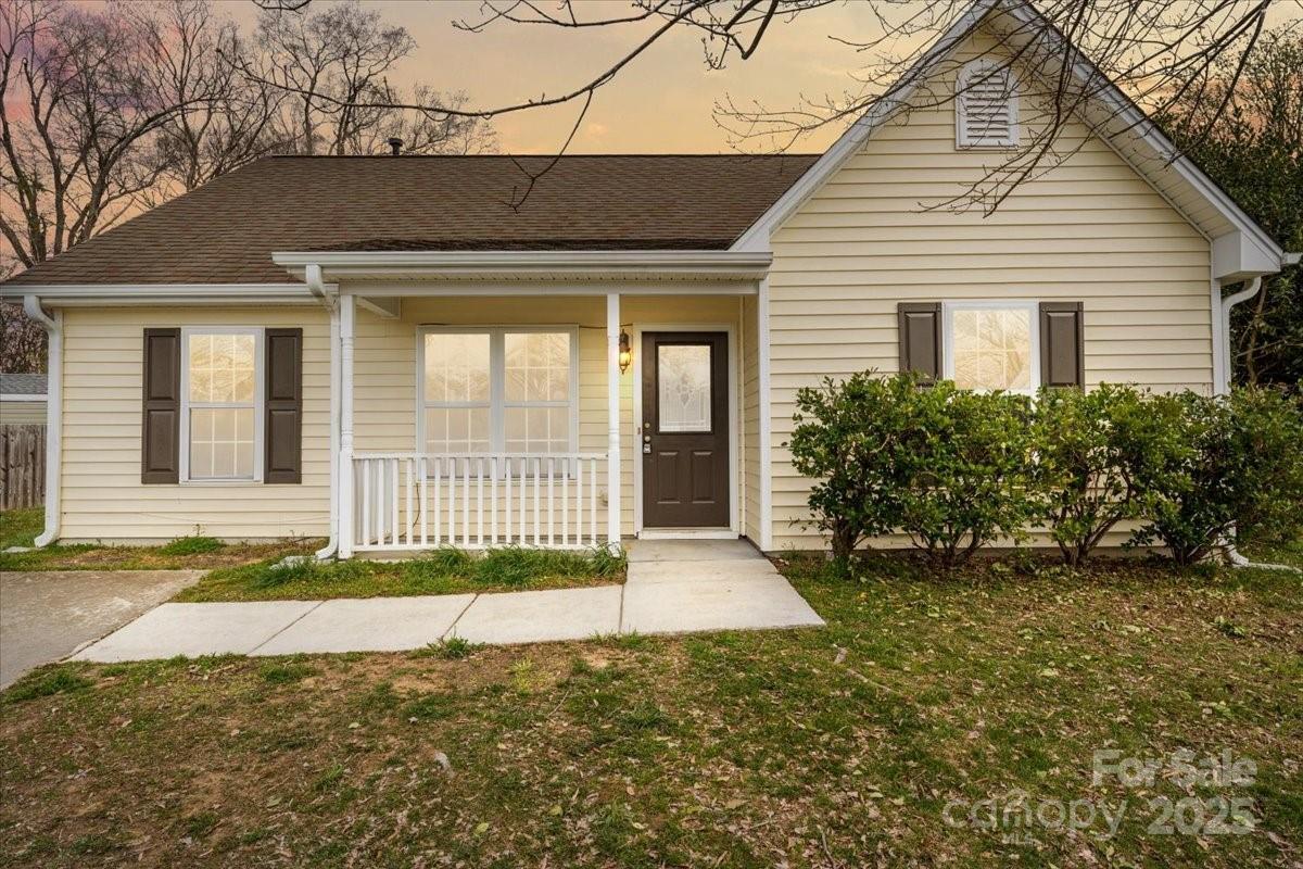 1542 Farningham Ln., Burlington, NC 27215