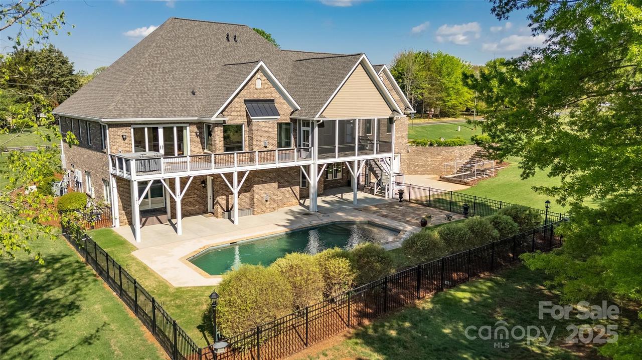 341 Canvasback Rd., Mooresville, NC 28117