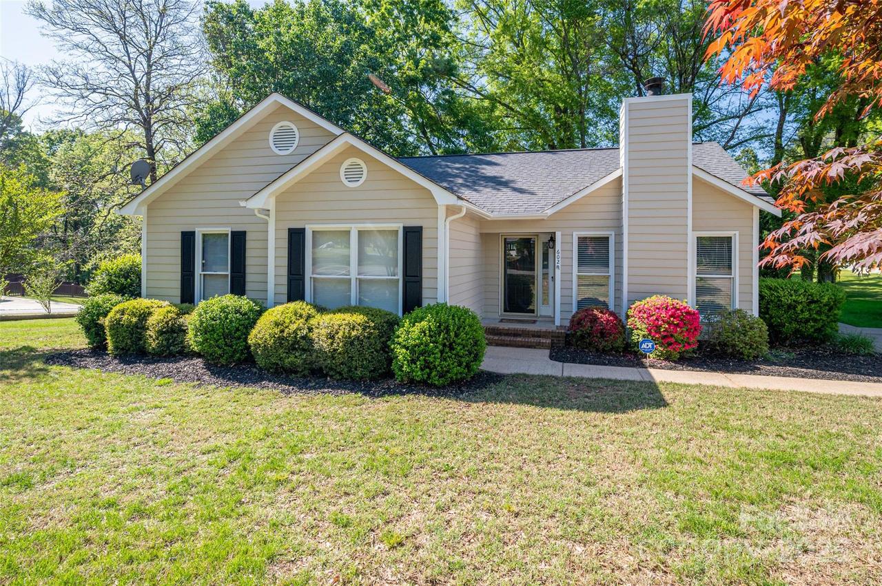 602 S Church St., Lowell, NC 28098