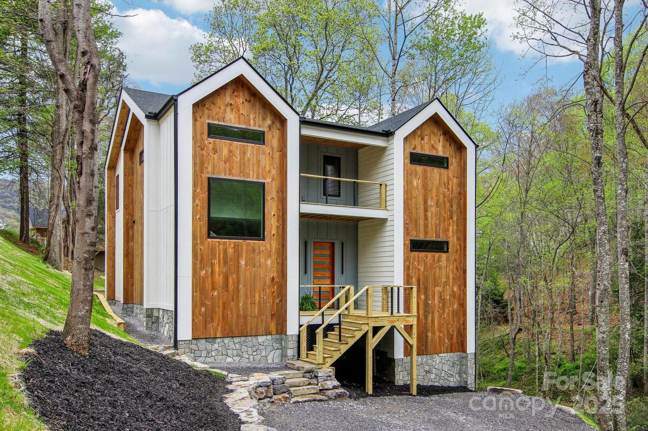 181 Curly Maple Dr., Canton, NC 28716