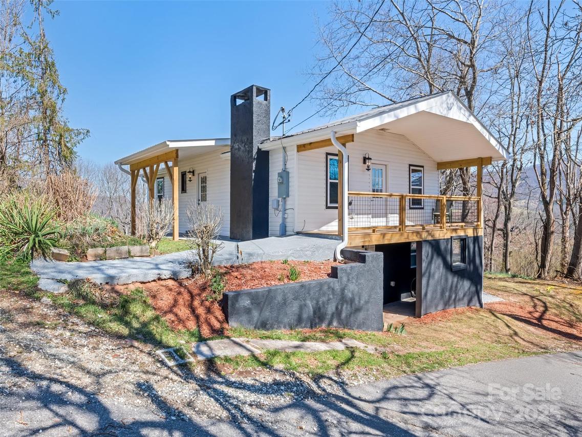 93 Sanctuary Hill Dr., Canton, NC 28716