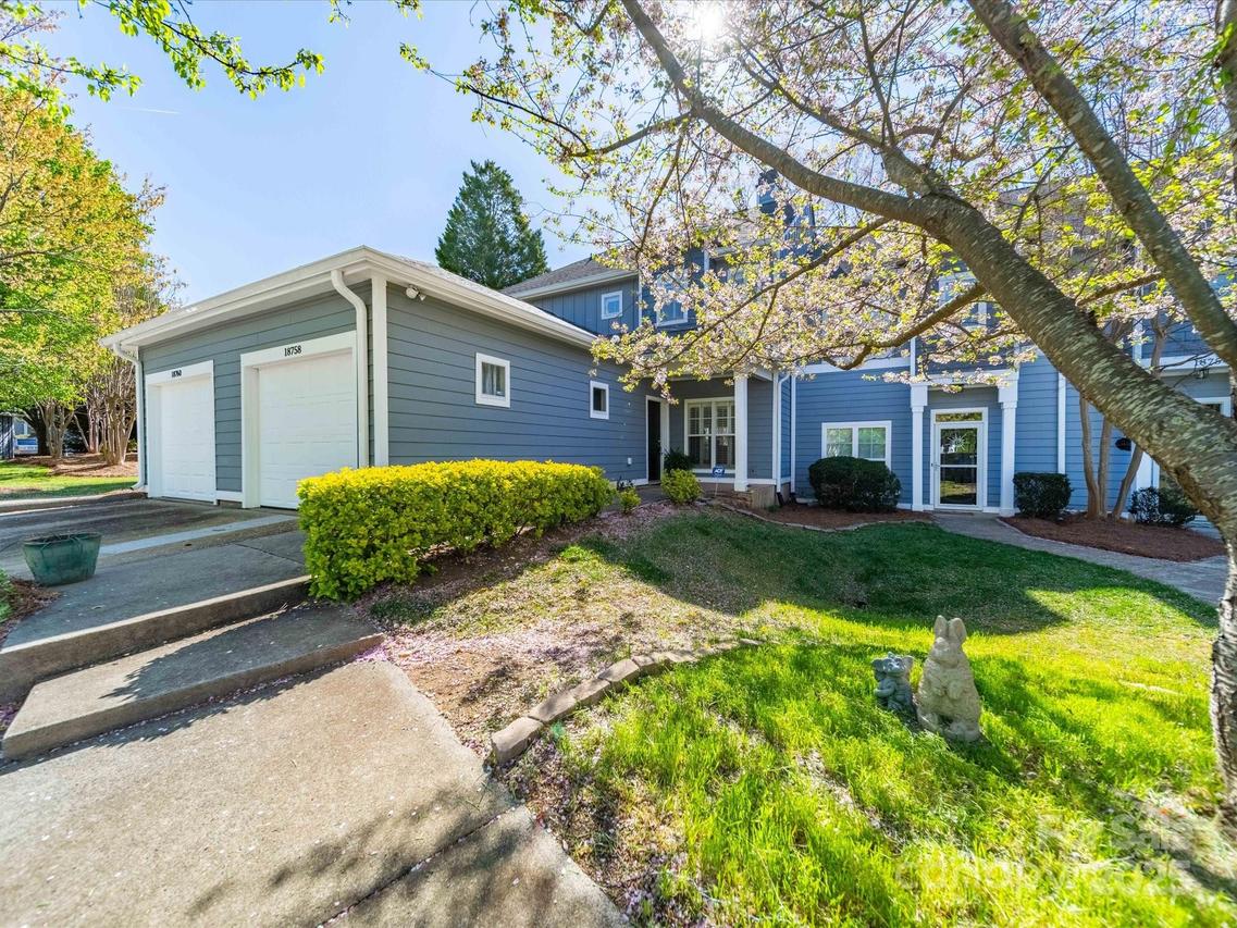 18758 Silver Quay Dr., Cornelius, NC 28031