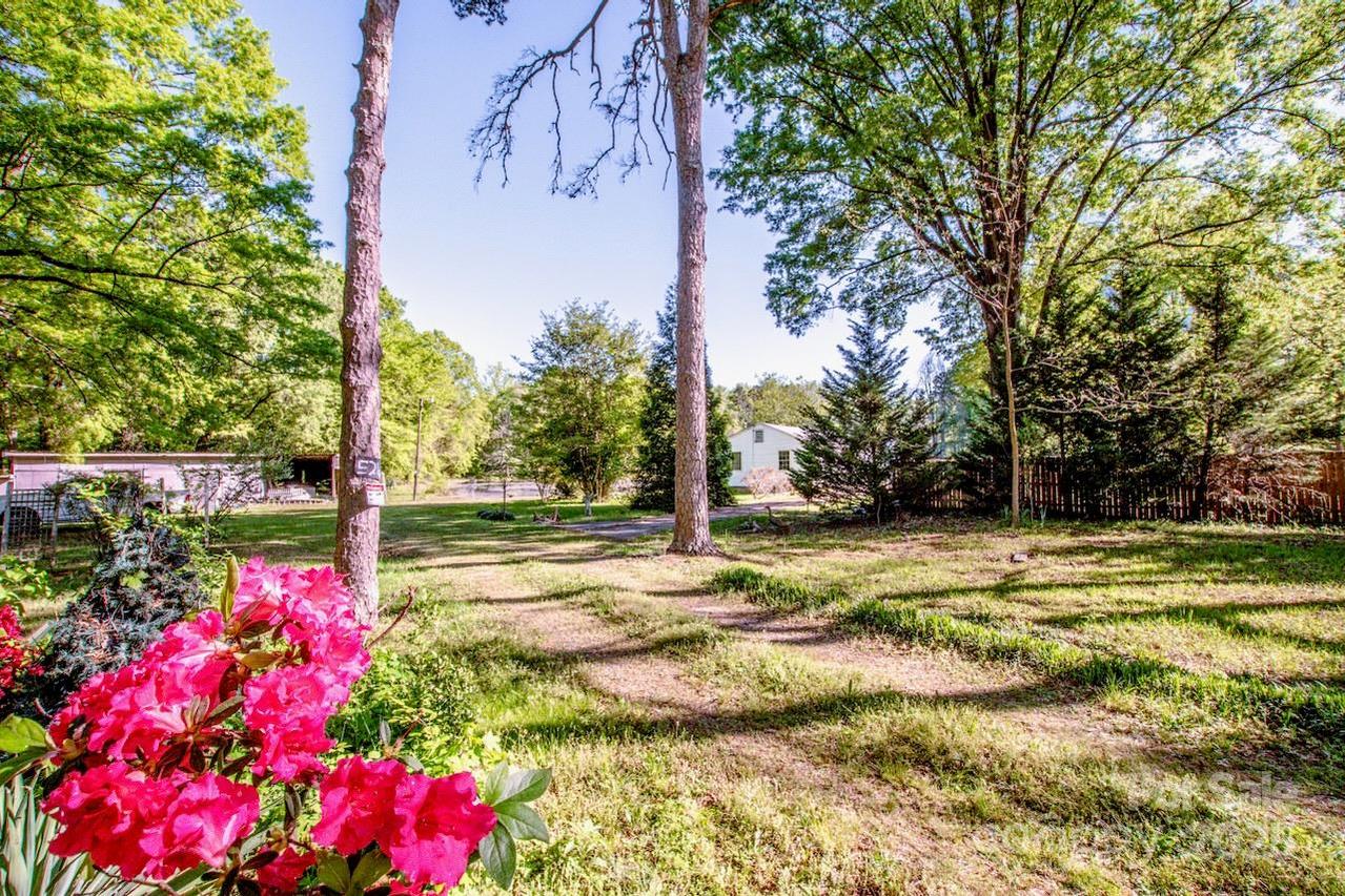 524 Dawn Cir., Charlotte, NC 28213