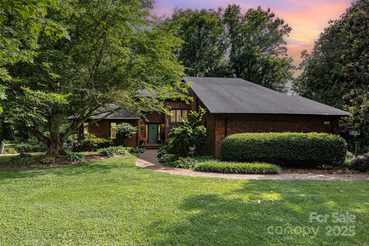 3004 Vernell Ln., Shelby, NC 28150