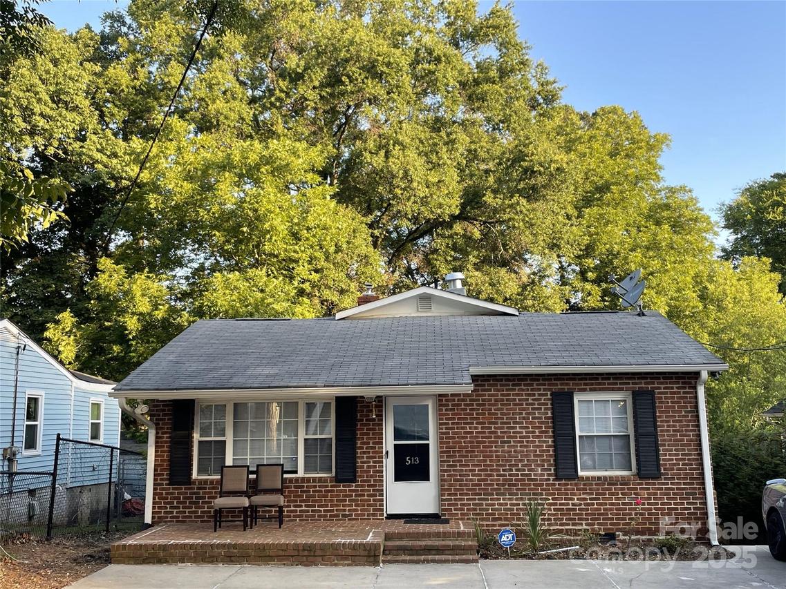 513 Honeywood Ave., Charlotte, NC 28216