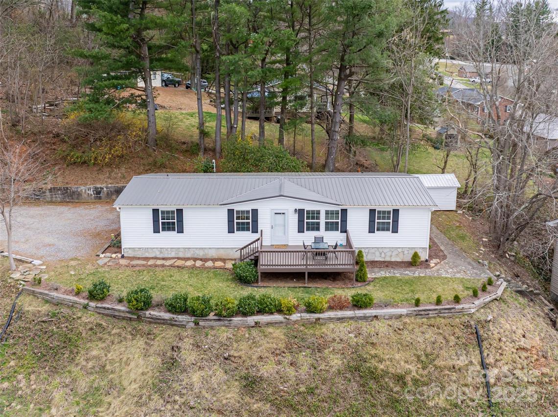 18 Brookside St., Clyde, NC 28721