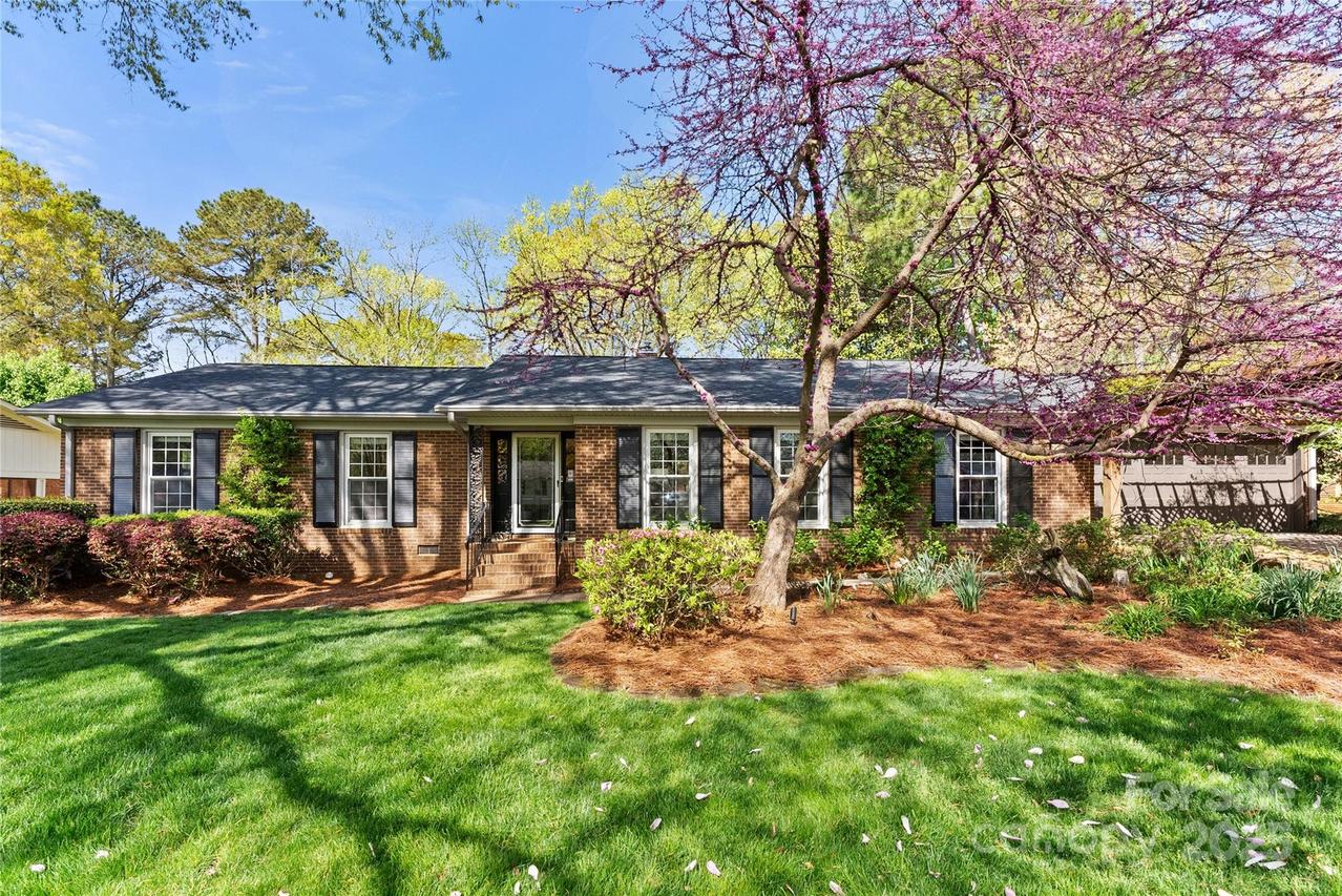 417 Roselawn Pl., Charlotte, NC 28211