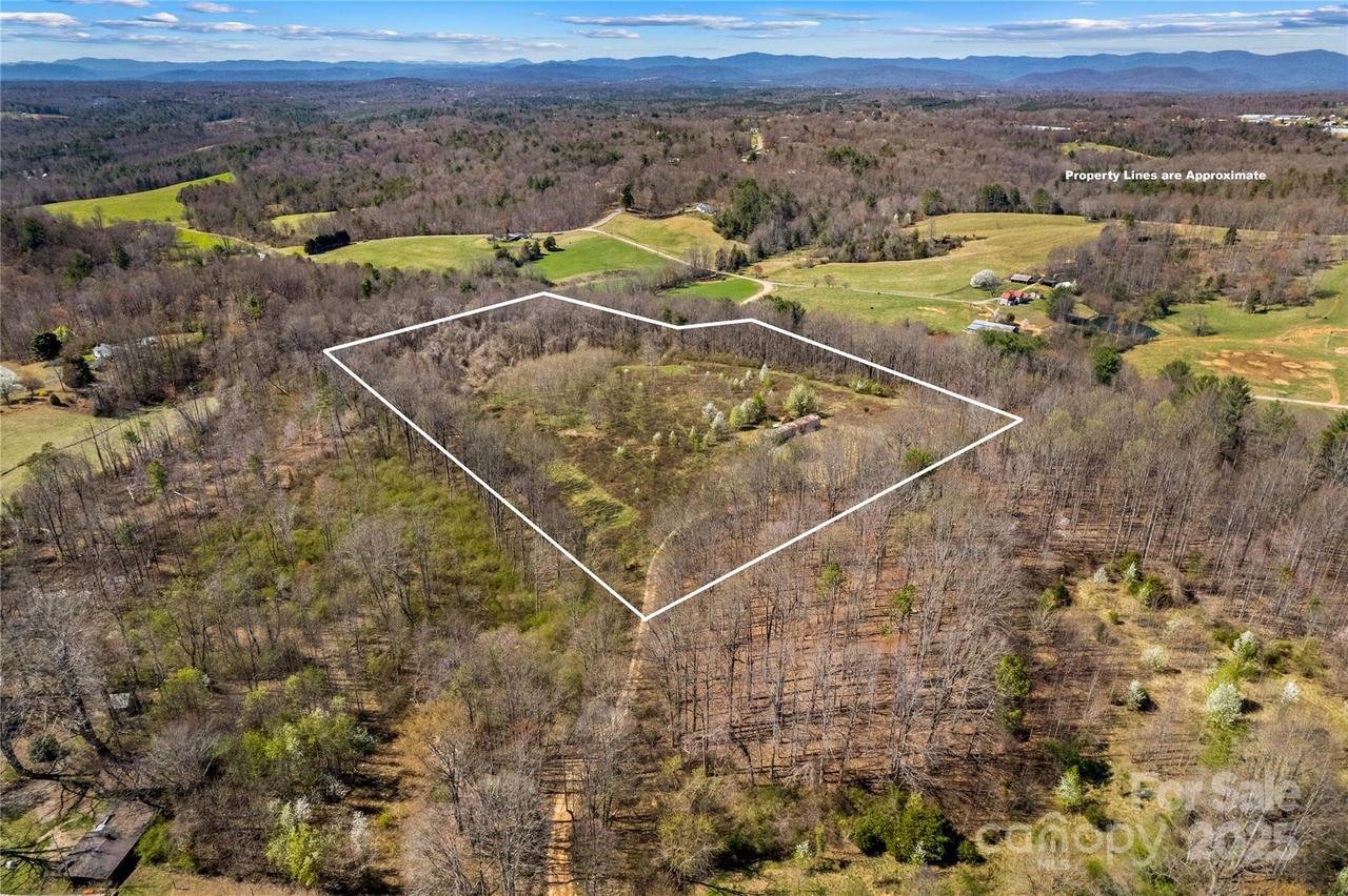 1643 White Plains Rd., Roaring River, NC 28669