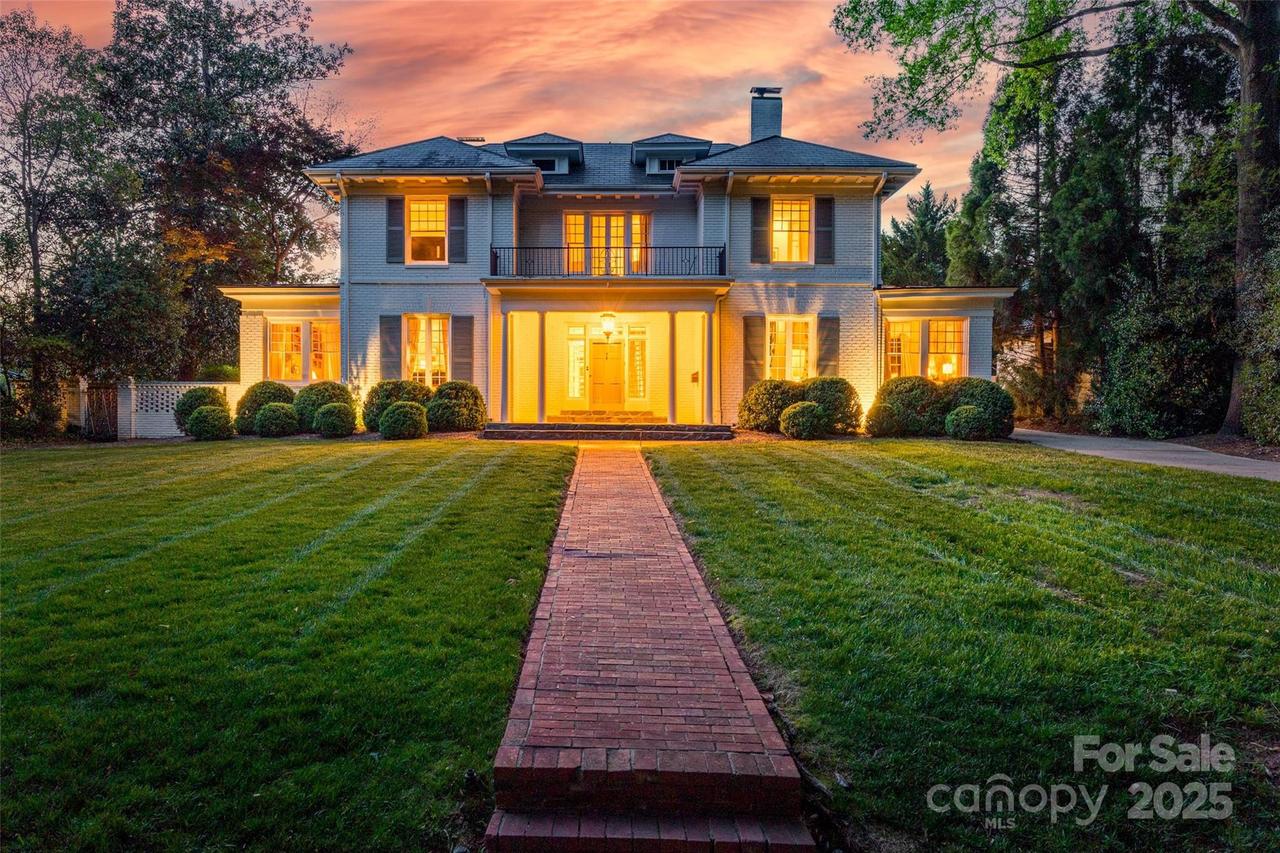 934 Granville Rd., Charlotte, NC 28207