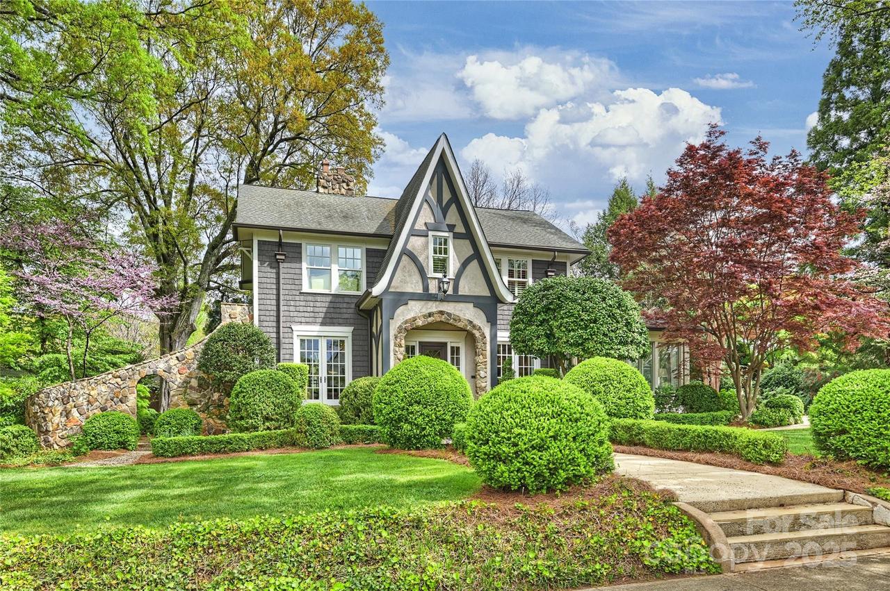 812 Bromley Rd., Charlotte, NC 28207