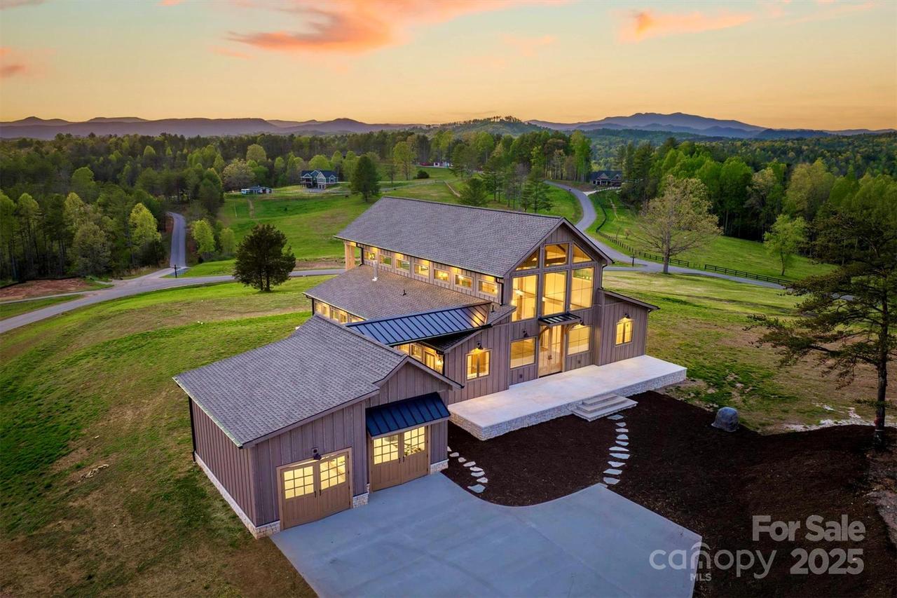 2013 Hitching Post Tr. #G11B, Lenoir, NC 28645