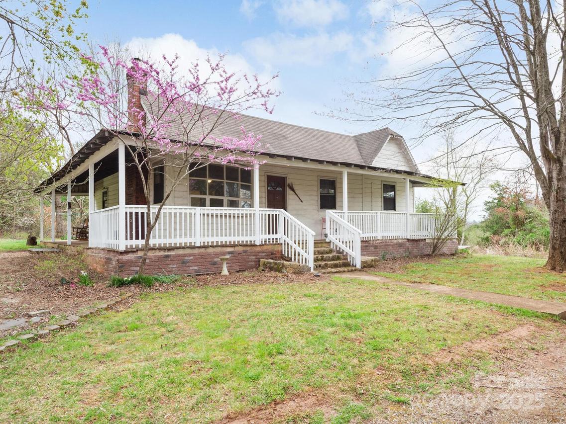 124 Dog Star Ln., Alexander, NC 28701